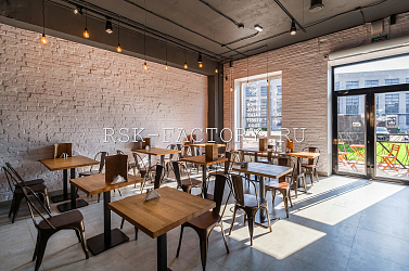 16 столешниц и барная стойка в кафе. Работы компании РСК Интерьер.